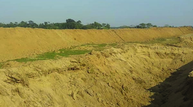 সুনামগঞ্জে ফসল রক্ষাবাঁধ নির্মাণে অনিয়মের অভিযোগ