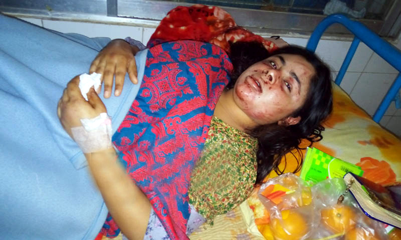 ইয়াবা কেনার টাকা না দেয়ায় স্ত্রীকে পেটালো স্বামী