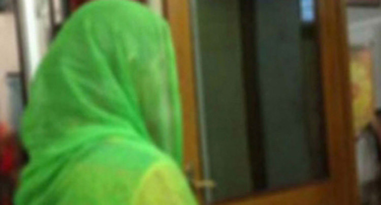 সুনামগঞ্জে প্রেমিকের বাড়িতে বিয়ের দাবিতে প্রেমিকার অনশন