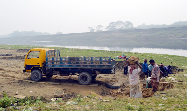 সুরমার বুক কেটে হেলালের কোটি কোটি টাকার বাণিজ্য