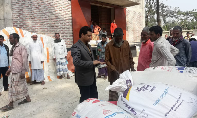 গোয়াইনঘাটে স্বচ্ছতার নিরিখে প্রান্তিক কৃষকদের ধান ক্রয় করছে সরকার