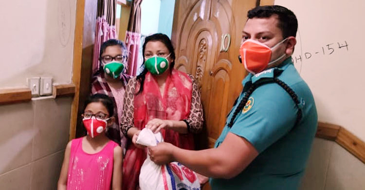 মাইকিং শুনে থানায় ফোন, ৩০ মিনিটেই বাজার নিয়ে হাজির পুলিশ!