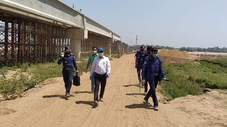 ফেসবুকের স্ট্যাটাসে তাহিরপুরে তীর কেটে বালু উত্তোলনে প্রশাসনের নিষেধাজ্ঞা