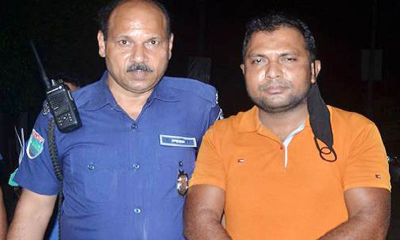 ডাক্তার সেজে প্রসূতির অপারেশন, হাতেনাতে ধরা ওয়ার্ডবয় ও ভুয়া নার্স রেশমা