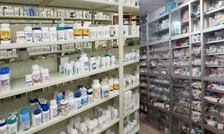 বাজার থেকে উধাও জ্বর-সর্দির ওষুধও