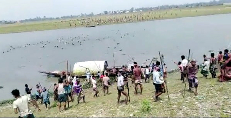 জগন্নাথপুরে চন্ডির ডহর জলমহাল নিয়ে মাইকিং করে ৫ গ্রামের সংঘর্ষে আহত ৪০