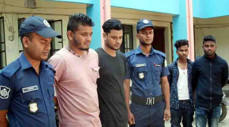 জগন্নাথপুরে র‌্যাব ও পুলিশের হাতে গ্রেফতার ৪