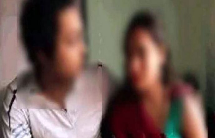 করোনার মধ্যেই স্ত্রী-সন্তান রেখে বিধবা শাশুড়িকে নিয়ে জামাই উধাও!