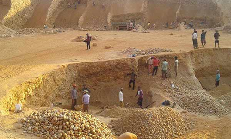 পুলিশ চাঁদা দিয়ে কোম্পানীগঞ্জে অবৈধ পাথর উত্তোলন