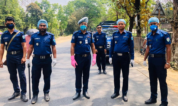 করোনা সতর্কতায় ছাতক থানা পুলিশ কঠোর অবস্থানে