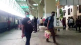 লকডাউন ভেঙ্গে ঢাকা থেকে শতাধিক যাত্রী নিয়ে সিলেটে ট্রেন
