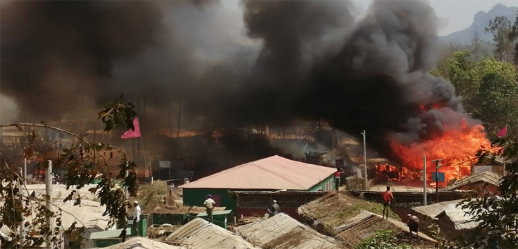 রোহিঙ্গা ক্যাম্পে ভয়াবহ অগ্নিকান্ড, অর্ধশত কোটি ক্ষতি