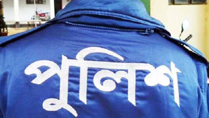 দুই পুলিশ কর্মকর্তাকে পেটাল ছাত্রলীগ সভাপতি