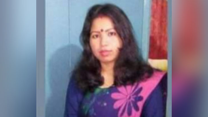 হাসপাতালে যাওয়ার সময় গাছের ডাল ভেঙ্গে পড়ে নার্সের মৃত্যু
