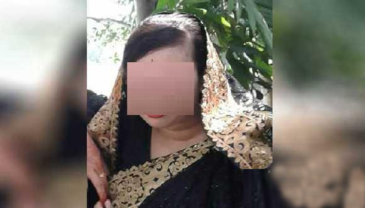 পুত্রবধূর গলায় অস্ত্র ঠেকিয়ে ধর্ষণ করলেন শ্বশুর