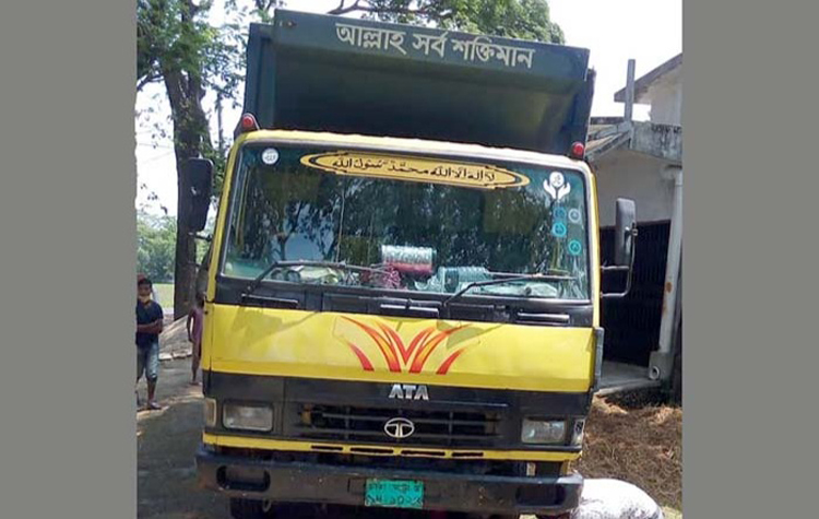 নায়াণগঞ্জ থেকে ১৩ যাত্রী নিয়ে বিশ্বনাথে ঔষদের ভ্যান! সর্বত্র আতঙ্ক