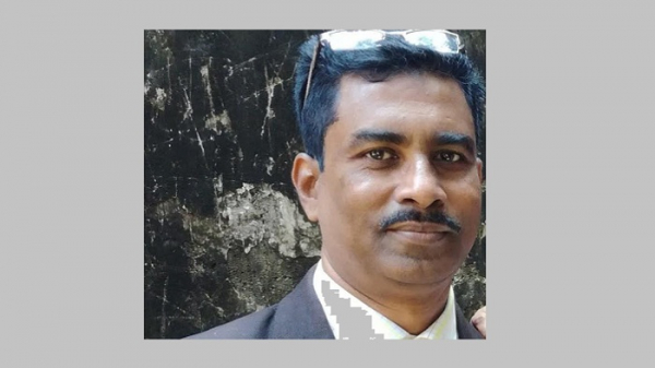 স্বামীকে বাইরে পাঠিয়ে প্রসূতির স্পর্শকাতর স্থানে হাত দিয়ে কুপ্রস্তাব