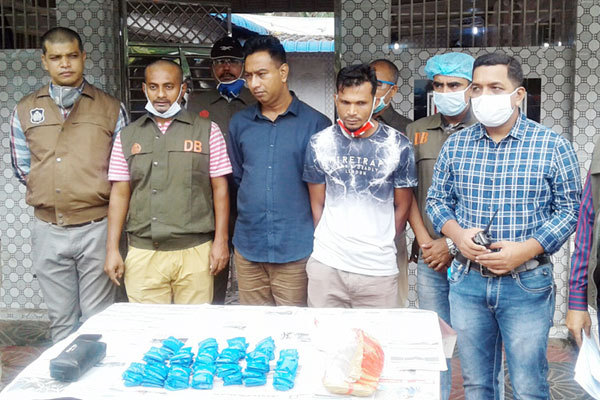 ১৭ হাজার পিস ইয়াবাসহ চিকিৎসক গ্রেফতার