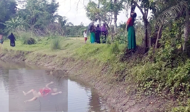 পুকুরে ভাসছে শিশুর লাশ, গাছে ঝুলছে মা!