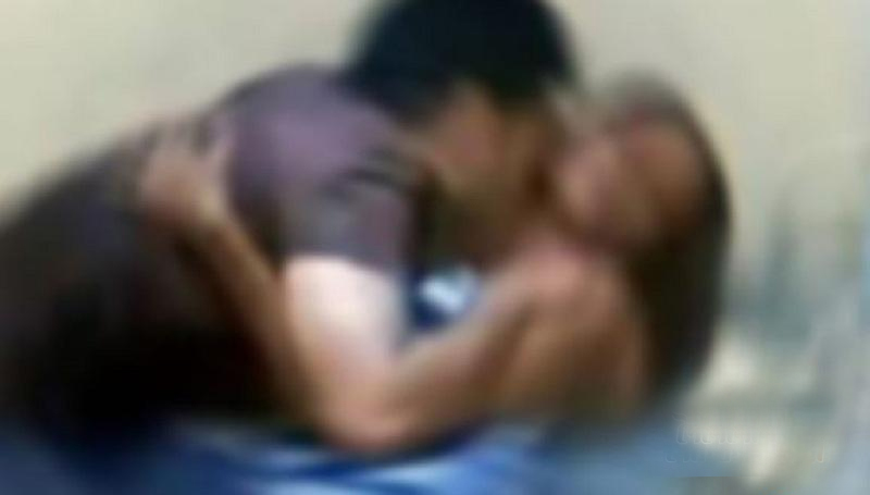 ছাত্রীকে ছাত্রাবাসে নিয়ে আপত্তিকর কাজে লিপ্ত, ছাত্রলীগ নেতা আটক