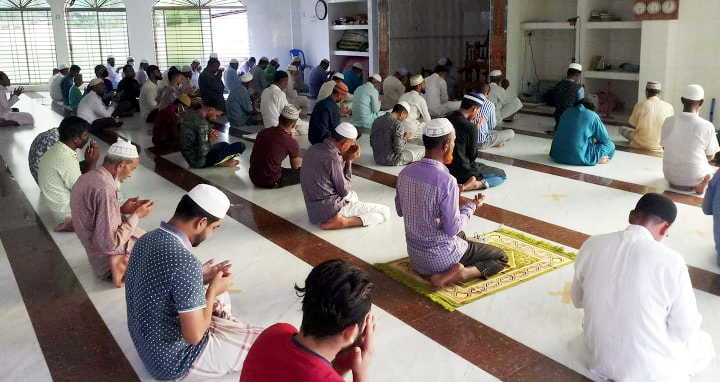 করোনা আক্রান্ত আ.লীগ নেতাদের সুস্থতা কামনায় দোয়া