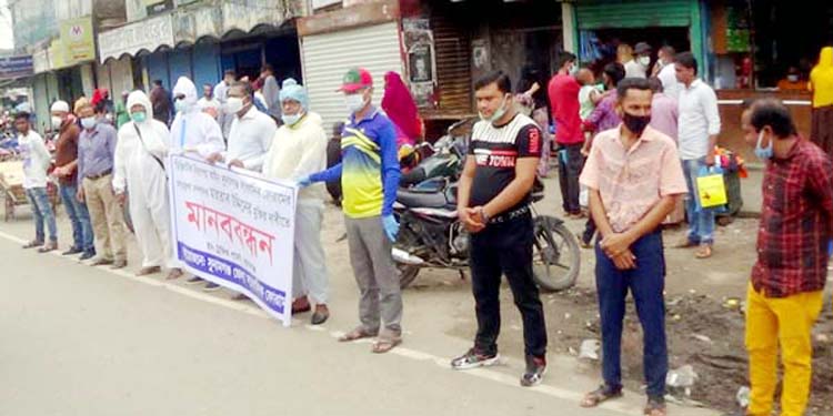 সুনামগঞ্জে সাংবাদিক মাহতাব উদ্দিনের মুক্তির দাবীতে মানববন্ধন