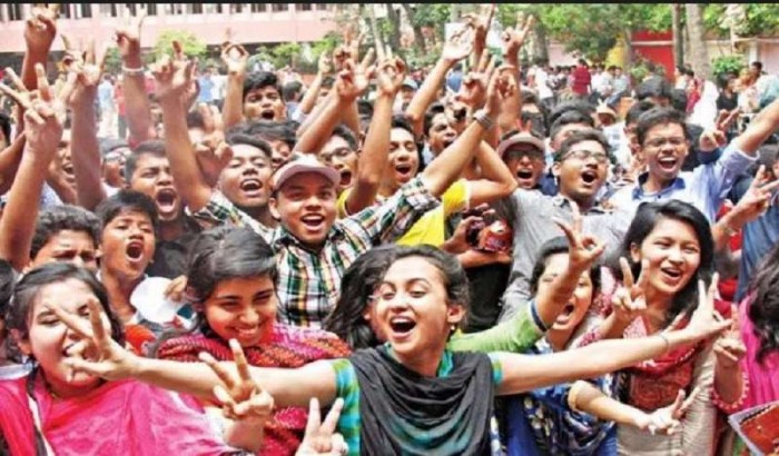 সিলেটে জিপিএ-৫ এ এগিয়ে মেয়েরা, পাসের হারে ছেলেরা