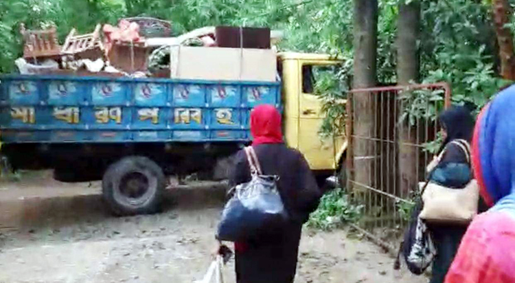 জৈন্তাপুর প্রভাবশালীর হুমকীতে বাড়ী ছাড়ল একটি পরিবার