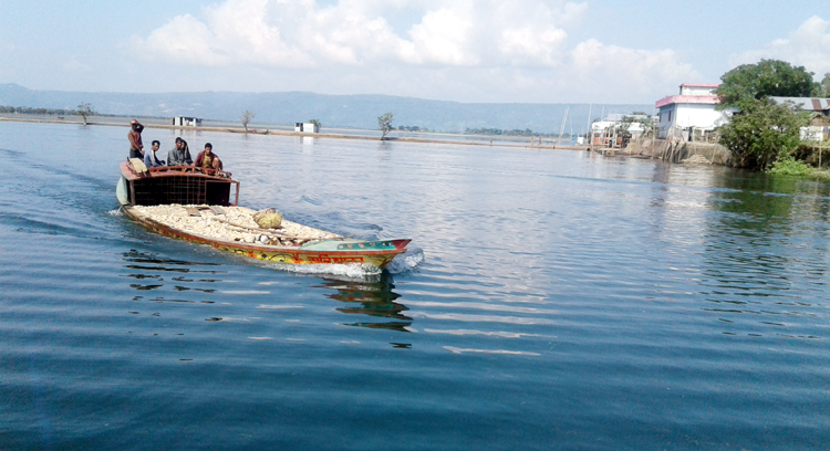 তাহিরপুরে নৌকাঘাটে খাস কালেকশনে স্বস্তিতে নৌযান মালিক-চালকরা