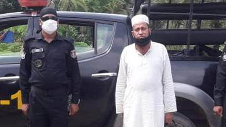 ১০ বছর ধরে নারীকে ভয় দেখিয়ে ধর্ষণ করছেন ভণ্ড কবিরাজ