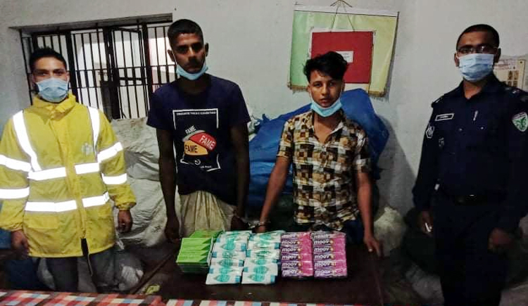 গোয়াইনঘাটে পুলিশের হাতে ১৫ লক্ষ টাকার ভারতীয় কসমেটিকসসহ আটক ২