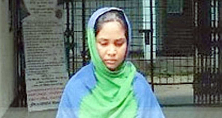 ৪ বছরের মেয়েকে গলা টিপে হত্যা করল সৎ মা