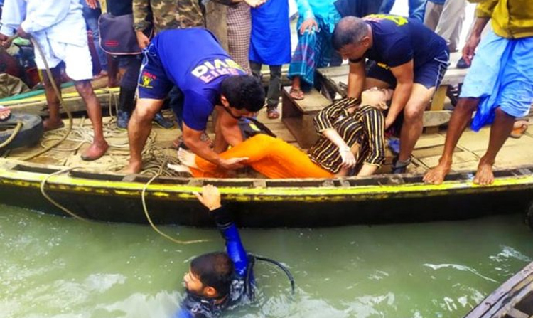 বুড়িগঙ্গার পাড়ে কান্নার রোল, নিহত বেড়ে ৩০