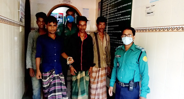 সিলেটে নদীতে চাঁদা আদায়কালে আটক ৪