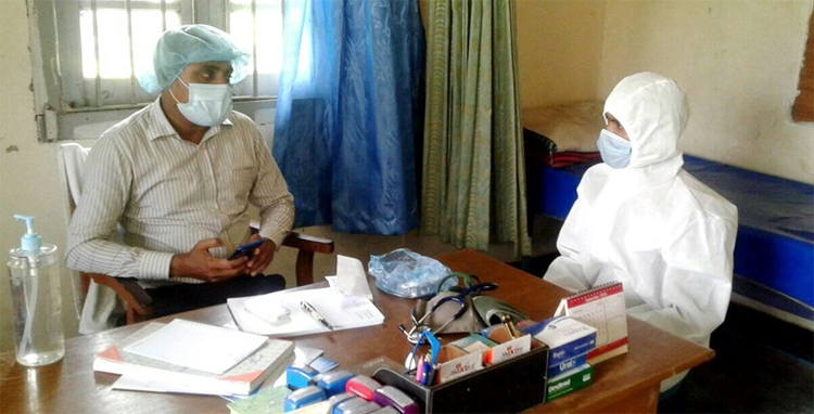 ছাতকে করোনা ঝুঁকি নিয়েই সেবা দিয়ে যাচ্ছেন পল্লী চিকিৎসকরা