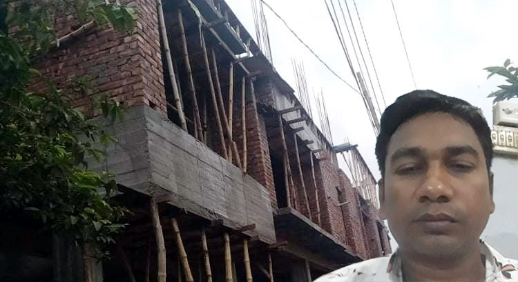 এসআই আকরাম হোসেনের বিলাশবহুল বাড়ি!