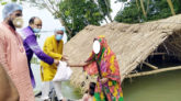 গোয়াইনঘাটে বন্যার্ত মানুষের মাঝে বিএনপি নেতা হাকিম চৌধরীর ত্রাণ বিতরণ
