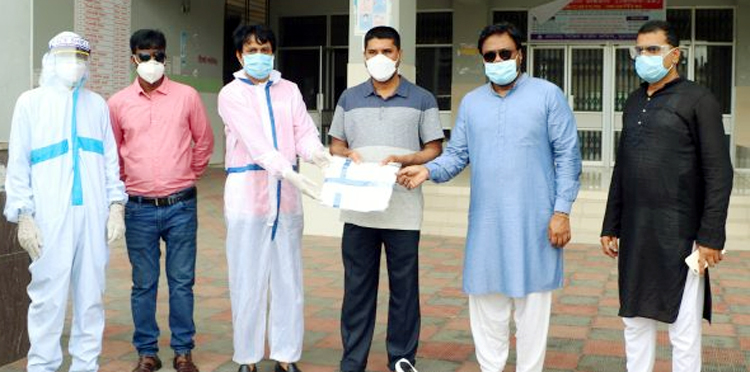 সুনামগঞ্জ হাসপাতালে ‘ক্যাপ ফাউন্ডেশন’র পিপিই ও মাস্ক বিতরণ করলেন ব্যারিস্টার ইমন