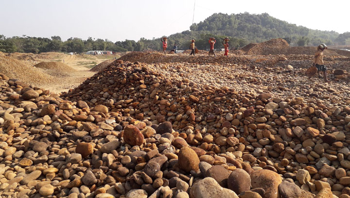 কানাইঘাট লোভাছড়া কোয়ারী থেকে পাথর পরিবহনে হাইকোর্টে রিট পিটিশন দায়ের