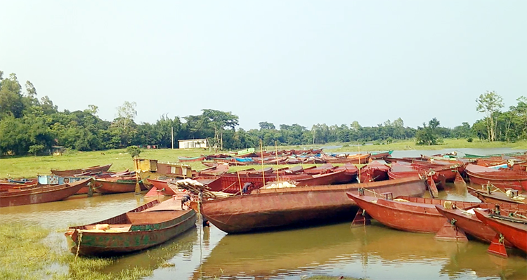 সুনামগঞ্জে চেলা ও মরা চেলা নদীতে বালু উত্তোলন বন্ধ, কর্মহীন ১৫ হাজার শ্রমিক