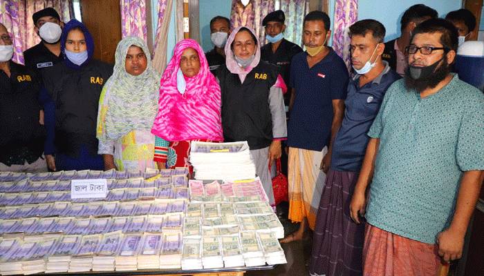 ১০০ টাকার নোট সিদ্ধ করে তৈরি হয় ৫০০ টাকা!