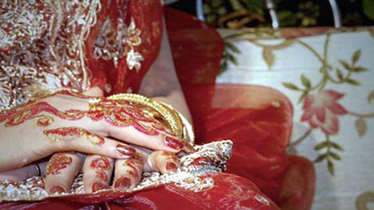 পদ্মায় স্পিডবোট থেকে নামিয়ে নববধূকে পালাক্রমে ধর্ষণ, ৪ যুবক গ্রেফতার