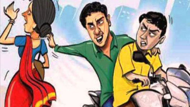 ঈদকে সামনে রেখে বেড়েছে ছিনতাই ও চাঁদাবাজদের দৌরাত্ম্য