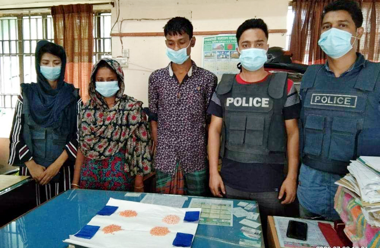 জকিগঞ্জে ৮শ’ পিস ইয়াবাসহ স্বামী-স্ত্রী আটক