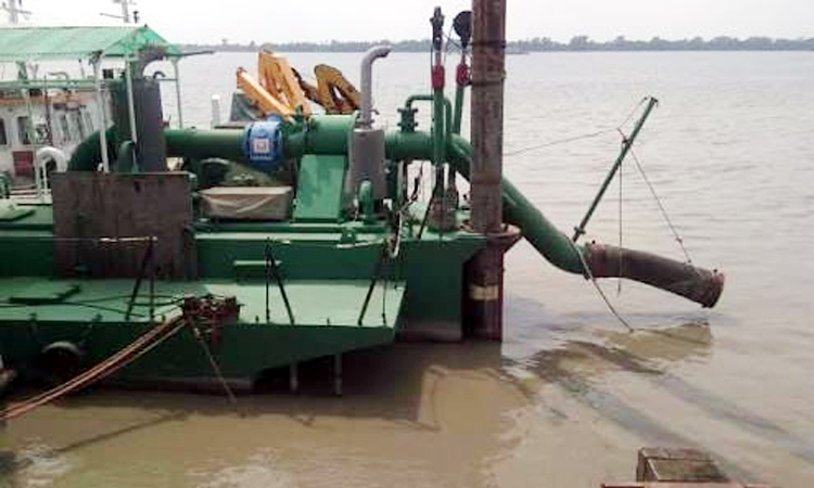 কানাইঘাটে সুরমা তীর খাবলে খাচ্ছেন ডিপজল-মারুফ: আতঙ্কে জনগন