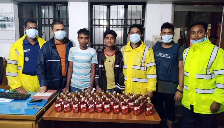 গোয়াইনঘাট থানা পুলিশের মাদক বিরোধী অভিযানে মদসহ আটক ২