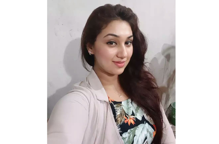 অপুর বিরুদ্ধে চেক জালিয়াতির অভিযোগ, ব্যবসায়ীকে মামলার হুমকি