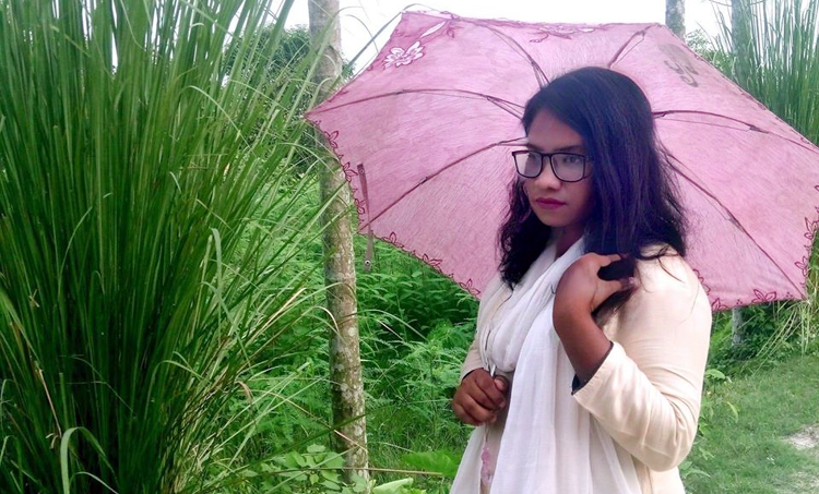 ফেসবুকে স্ট্যাটাস দিয়ে নারীর আত্মহত্যা