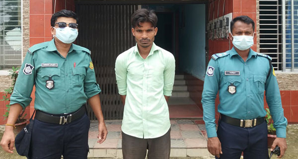 সিলেটে লক্ষ টাকা ছিনতাই, পলাতক আসামি আটক