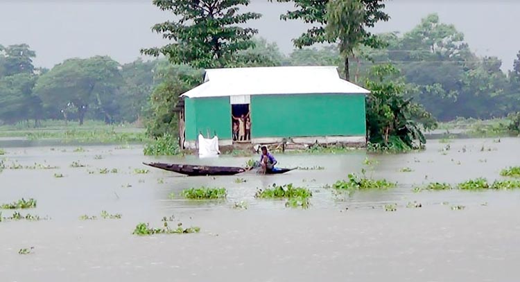 সুনামগঞ্জে পানিবন্দি কয়েক লাখো মানুষ-খোলা হয়েছে আশ্রয়কেন্দ্র